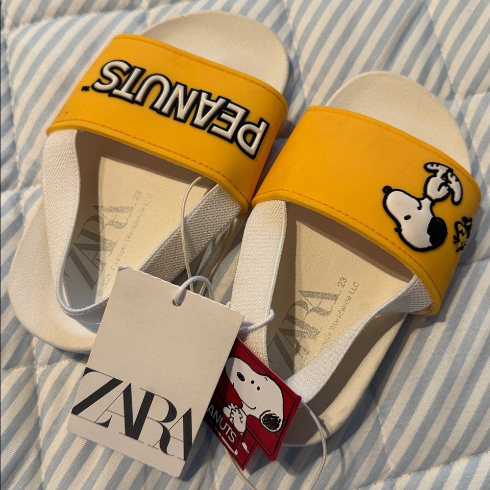 Zara Kids Yellow Peanuts Snoopy Slide Sandals